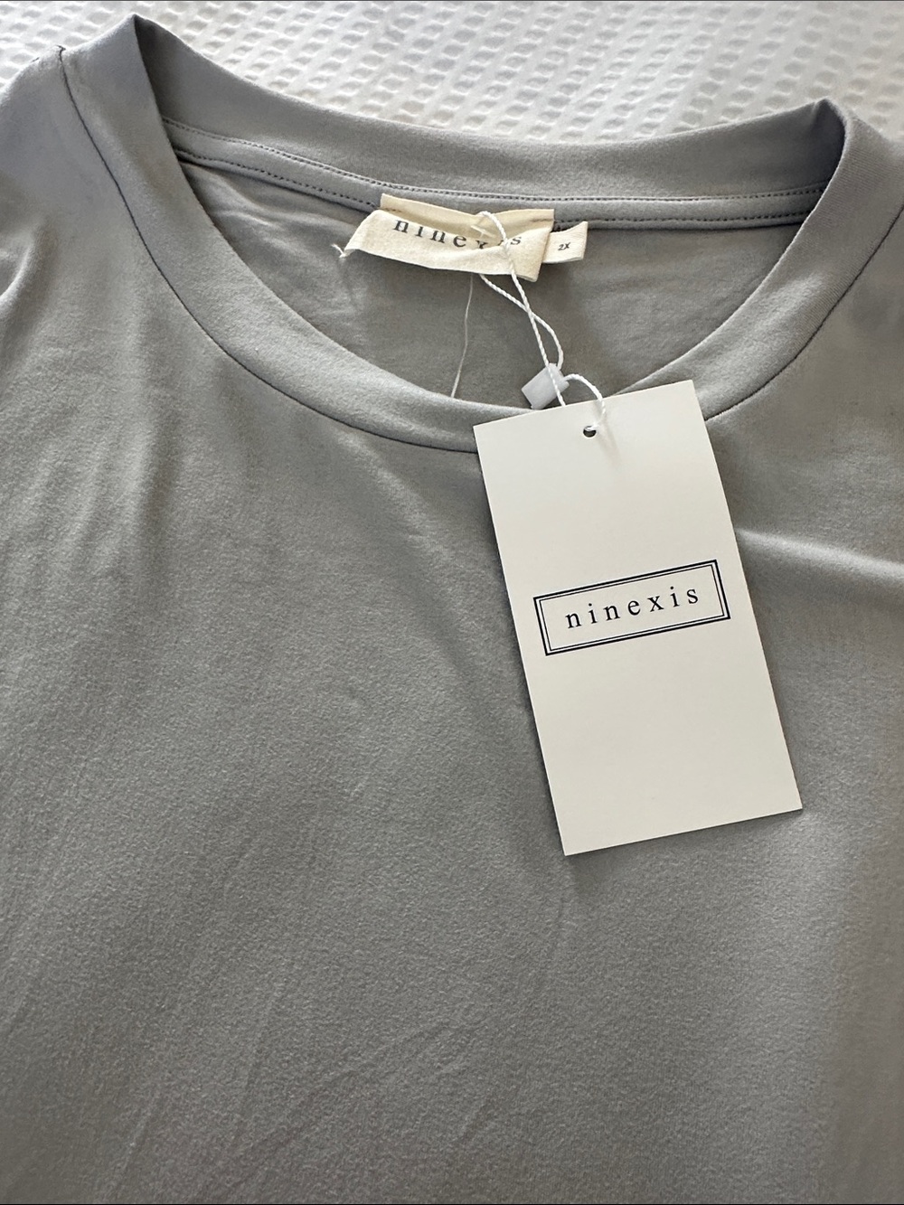 Light Grey Short-Sleeve Bodysuit Top by Barely There - Picture 2 of 3